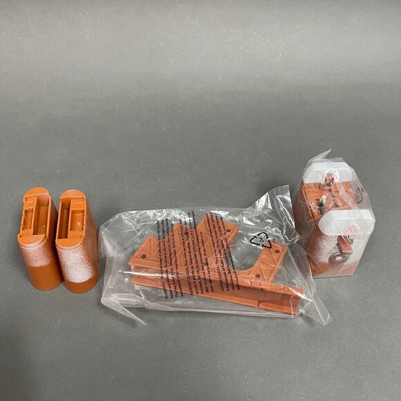 Jakks Pacific Drawbridge Piers Replacement Parts Pieces Lot of 4 - Picture 3 of 3